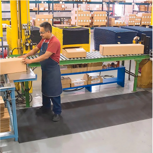 Podloga proti utrujenosti za suhe delovne prostore, 0,9 x 18,3 m v roli, siva z izboklinami