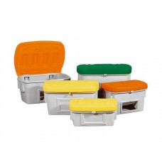 Posoda za pesek SB 100-O iz polietilena, 100 l, odprtina za odjem, oranžen pokrov Posoda za pesek SB 100-O iz polietilena, 100 l, odprtina za odjem, oranžen pokrov