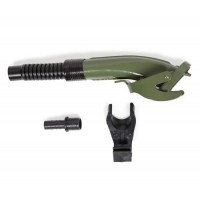 Izhodna šoba za kanistre iz jeklene pločevine 5, 10 in 20 litrov, z držalom za pritrditev na kanister Izhodna šoba za kanistre iz jeklene pločevine 5, 10 in 20 litrov, z držalom za pritrditev na kanister