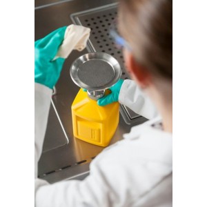 FALCON ekonomični vlažilec iz polietilena (PE), 2 litra FALCON ekonomični vlažilec iz polietilena (PE), 2 litra